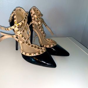 ❣️ 3 for $10 bundles❣️ Studded patent heels